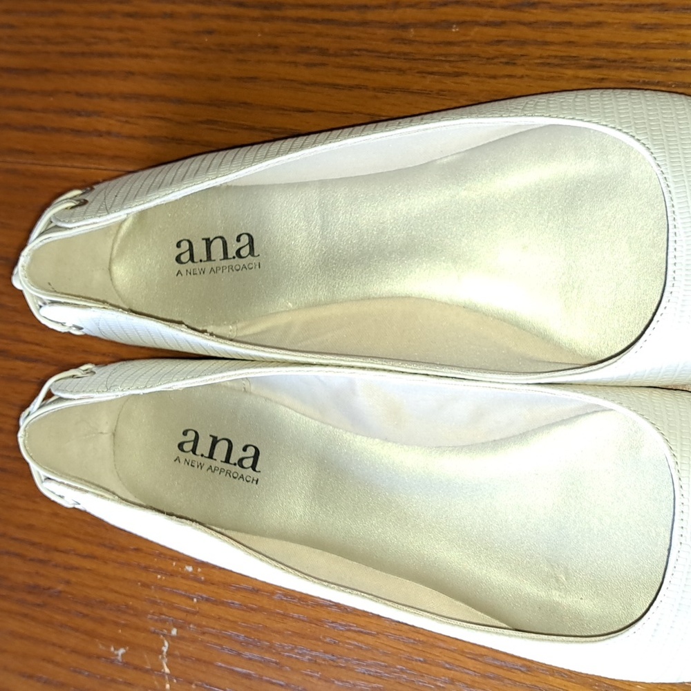 a.n.a size 10 M bone flats - Picture 6 of 7